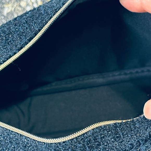 CHANEL Gloss Up Lip Trio Set! - Picture 10 of 10